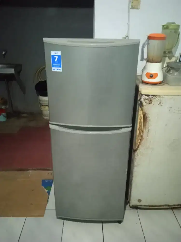 Kulkas 2 pintu aqua