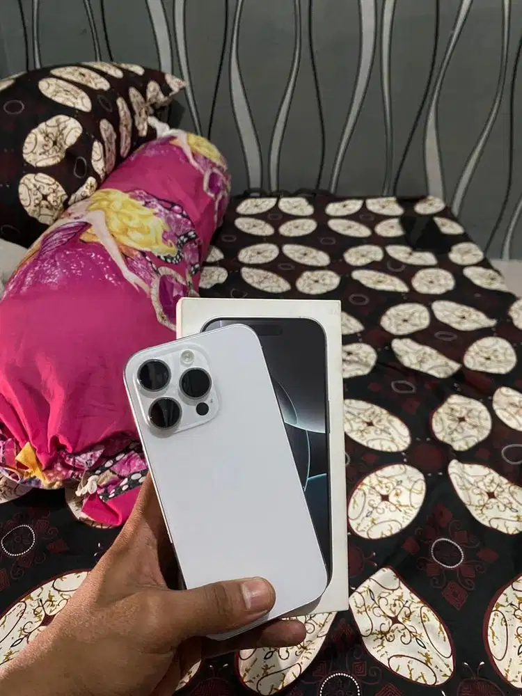 iPhone 16 Pro 128GB White Titanium iBox Garansi On April 2026