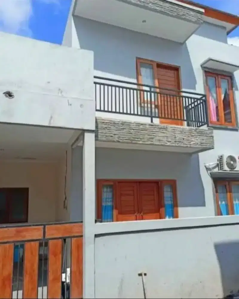 Rumah cantik 2lt dekat jl utama siulan penatih dkt tohpati,by pass
