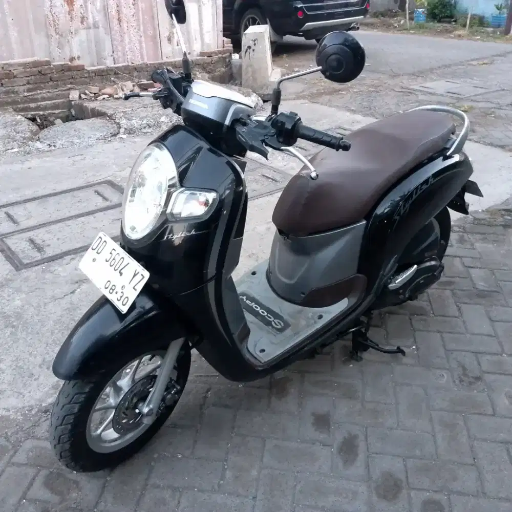 Scoopy Fi Esp 2020 Hitam Silver Stylish