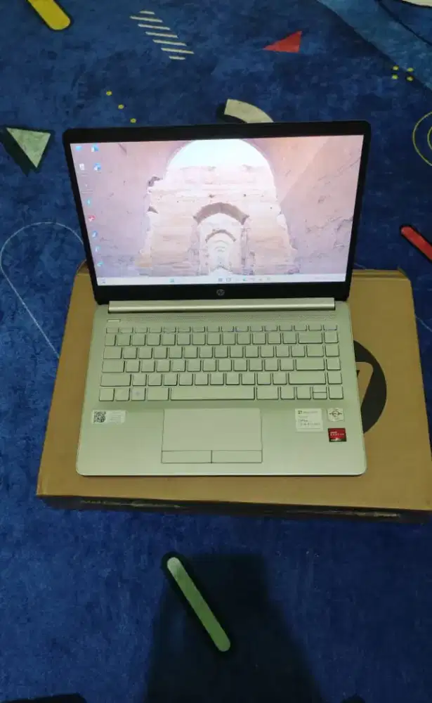 Laptop HP 14S ssd 512 gb w11 ori