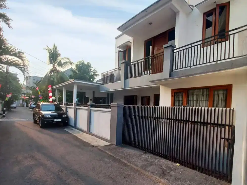 AC25 Rumah Hoek 186 m2 Akses 2 mobil Tebet Timur Jakarta Selatan