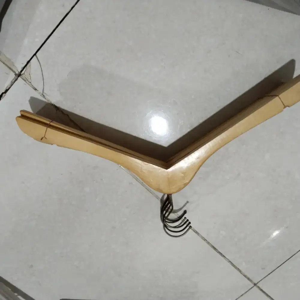 Hanger Baju dan Gawangan