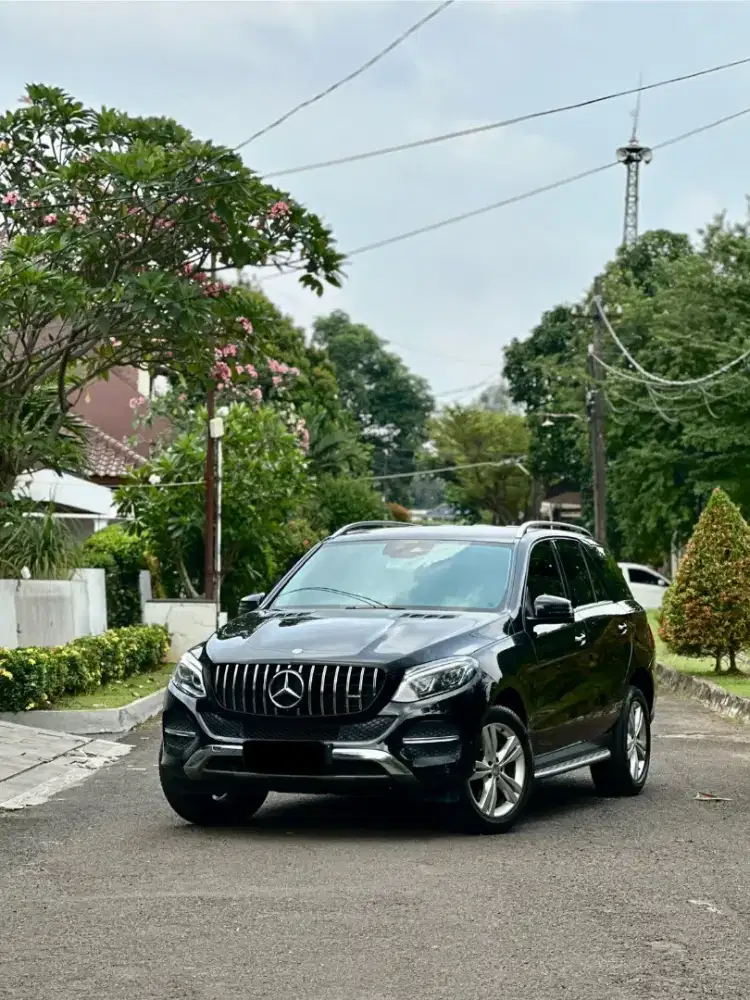 CASH Mercedes-Benz GLE400 4MATIC 2016 Low KM Like New