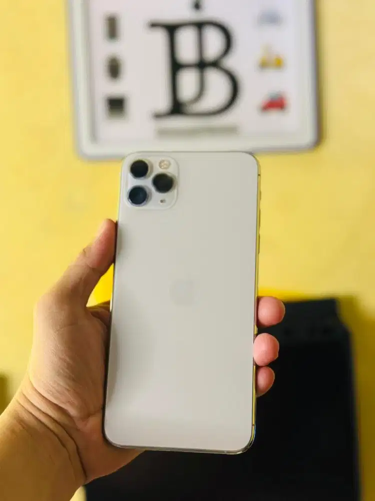 iPhone 11 ProMax mulus jual cepaat