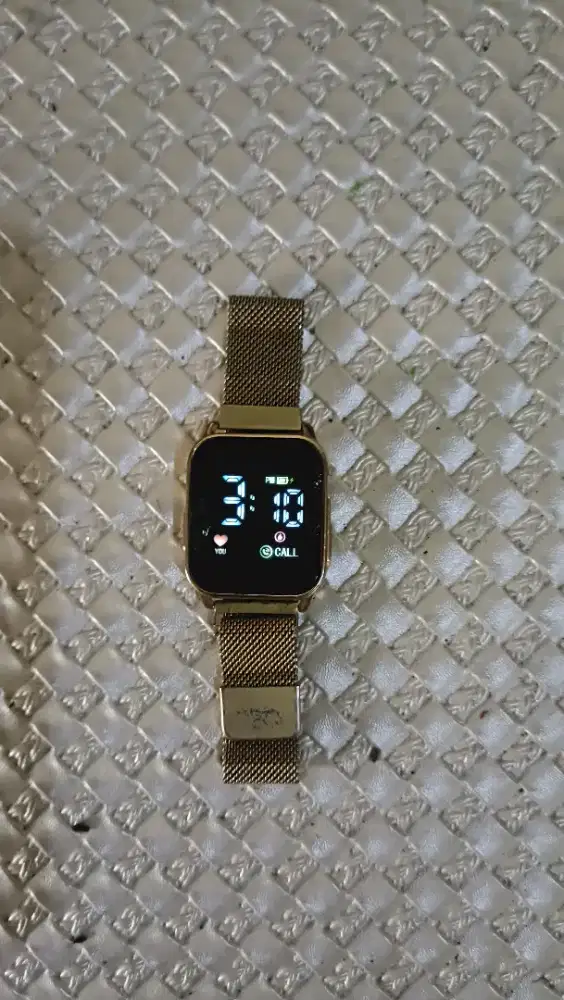 Jam tangan wanita