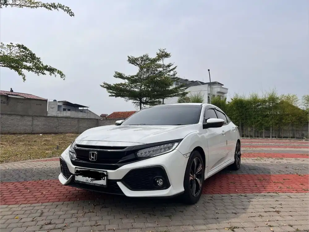 CIVIC HATCHBACK 2018 1.5 E