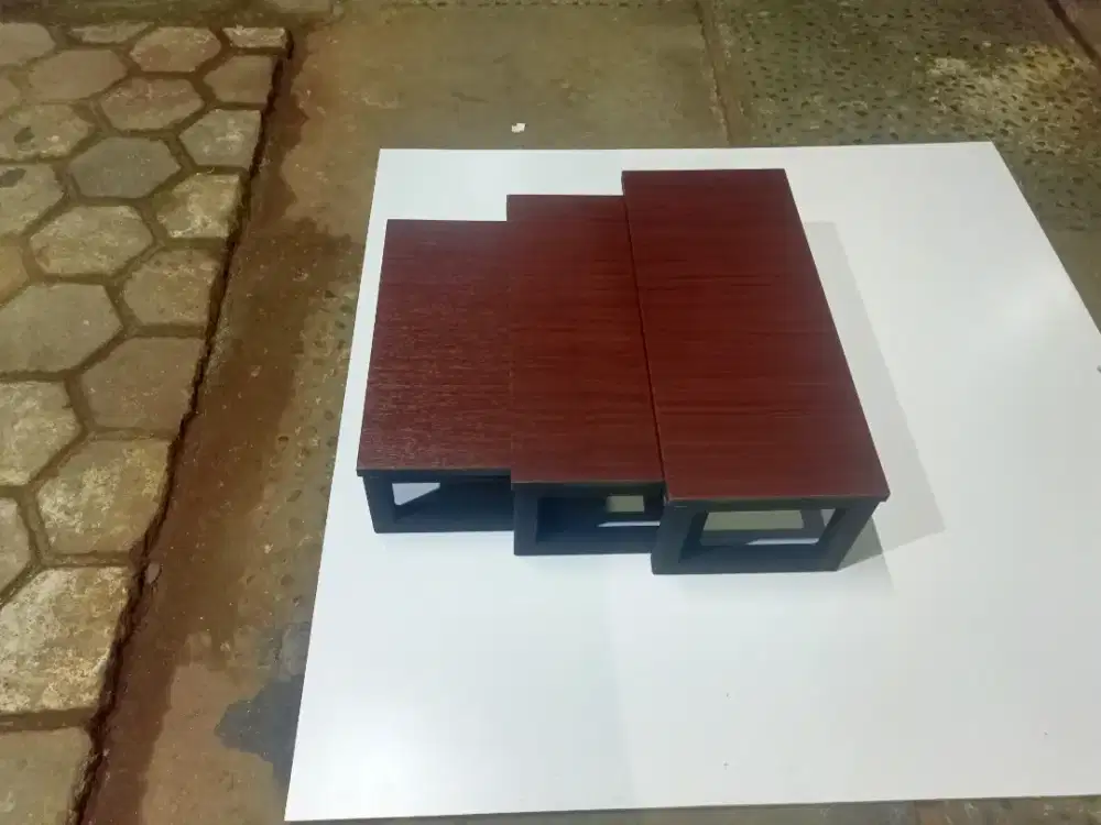 Meja display murah