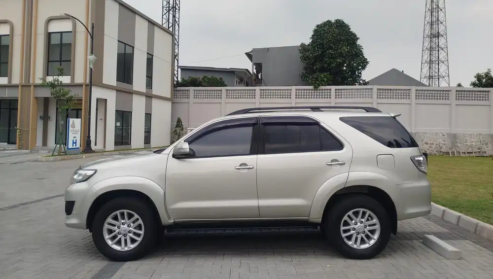 Toyota Fortuner 2013 Bensin
