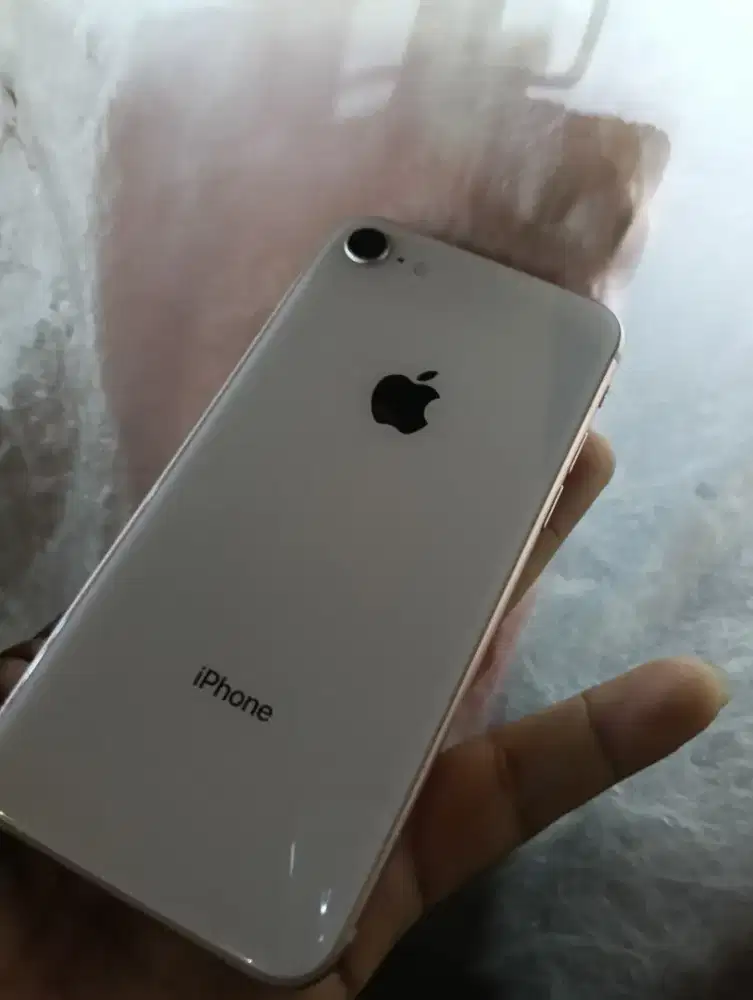 Jualin iPhone 8 Al op 64Gb