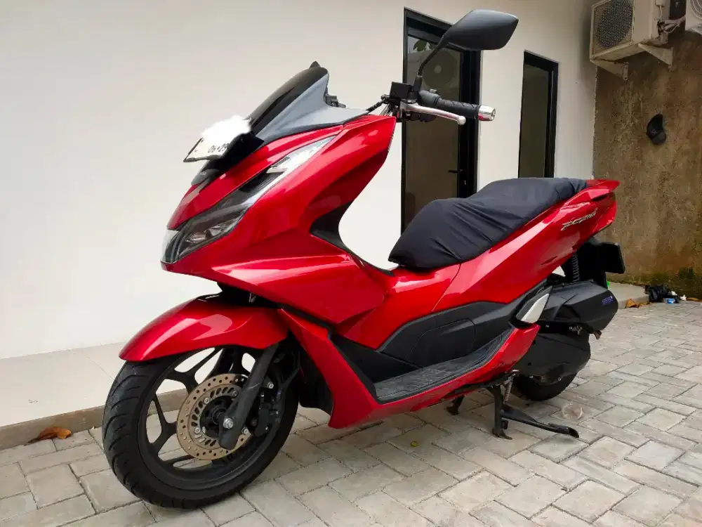 Jual motor Honda PCX tahun 2024 masih Gress original