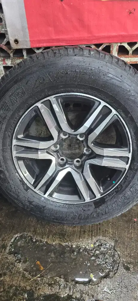 Velg dan ban fortuner R17 ex fortuner th 2023
