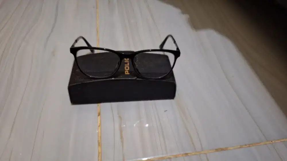 Jual kacamata merk Police