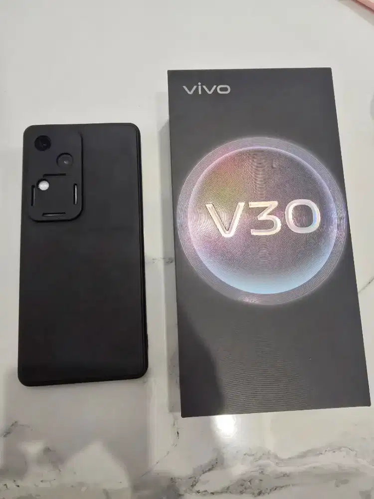 Vivo V30 5G Like New
