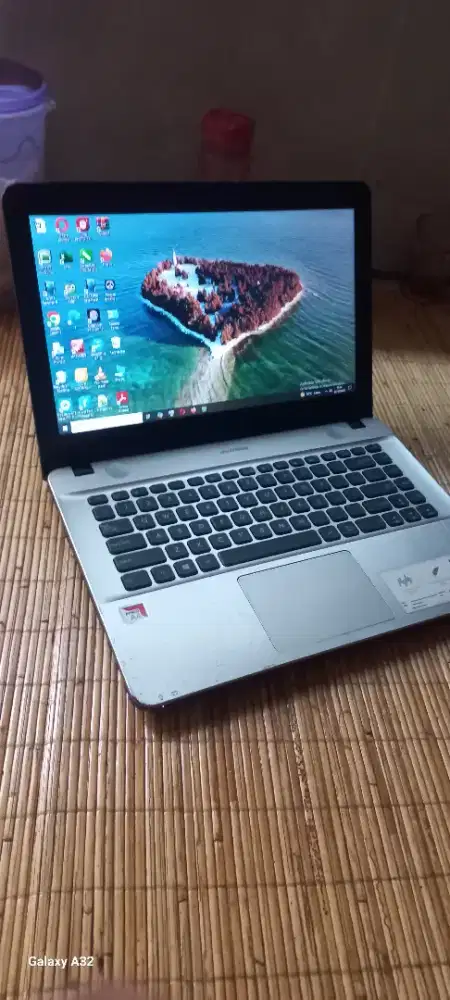 Laptop Bekas ASUS X441B -AMD A9/A6 –RAM 4GB – Windows 10 – Siap Kerja