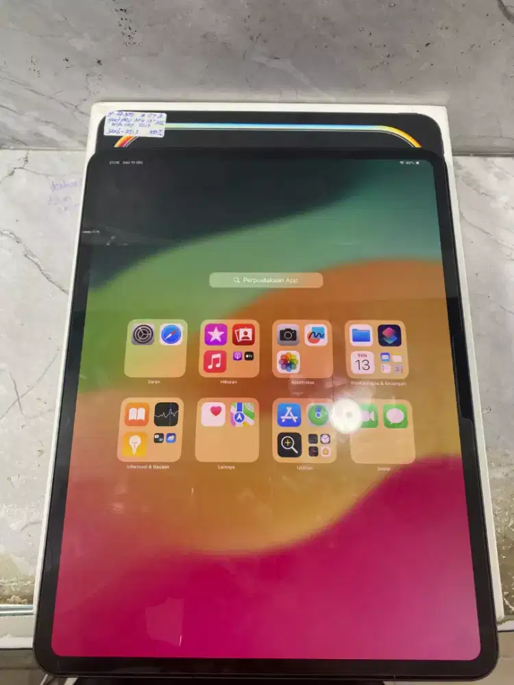Di jual HP IPAD PRO M4 13 inch warna grey 256GB