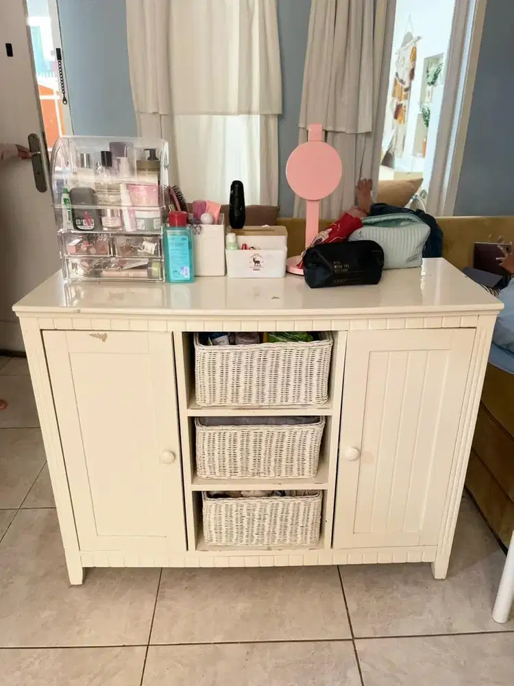Lemari minimalis drawer