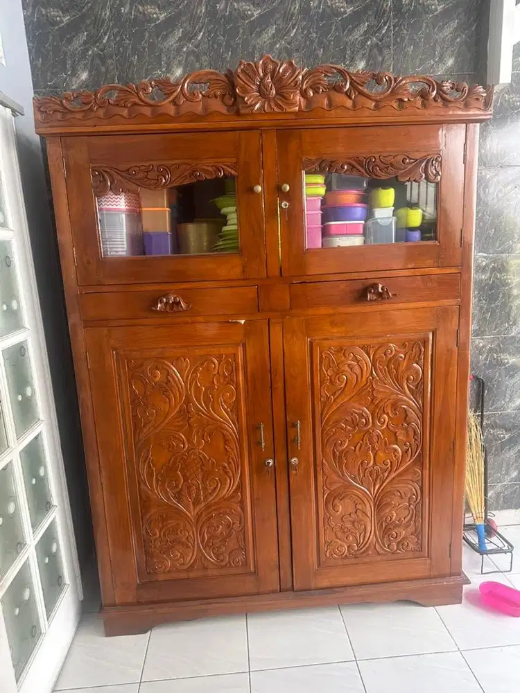 Jual lemari bahan jati buat di dapur