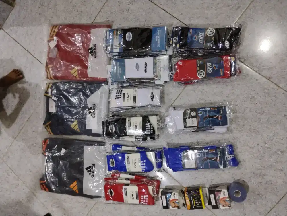 Kaos kaki Avo ori