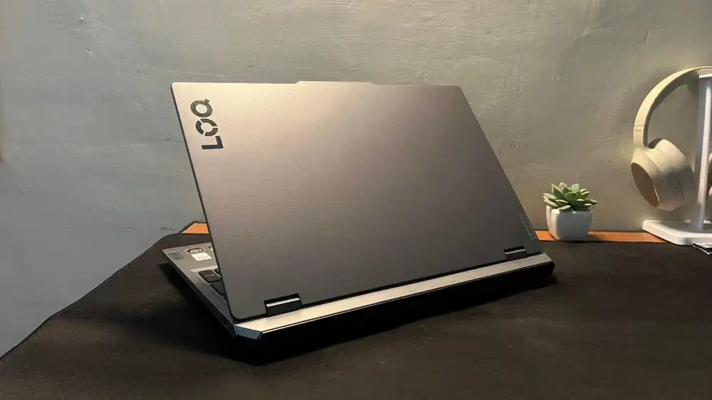 Lenovo LOQ 15AHP9