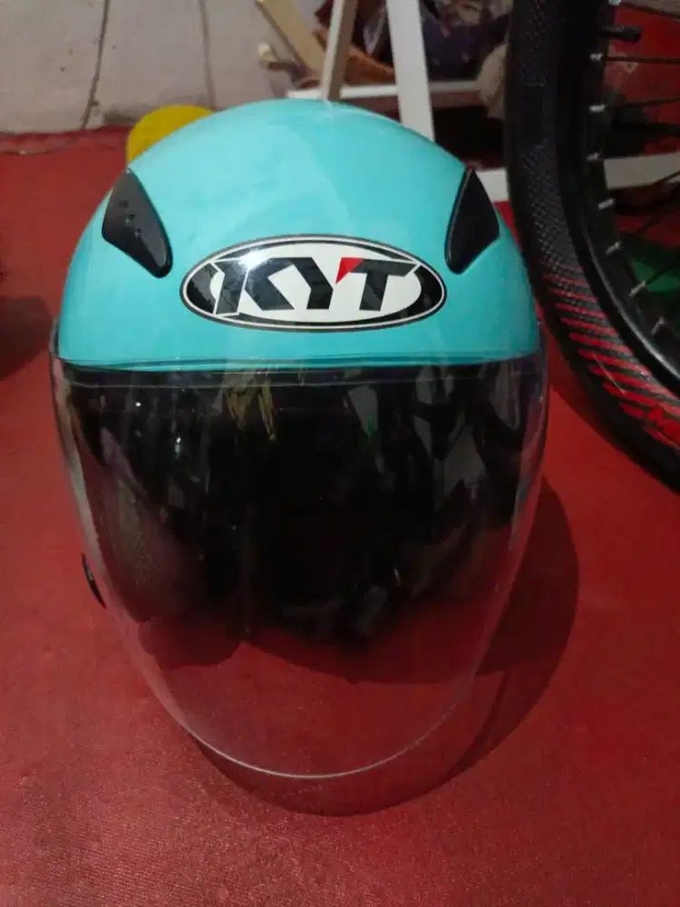 Helm kyt flat r