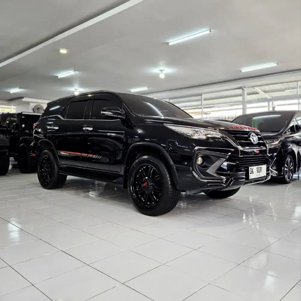 [2019] Fortuner VRZ TRD KickSensor 2.4 diesel matic 2019 DK no GR 2020