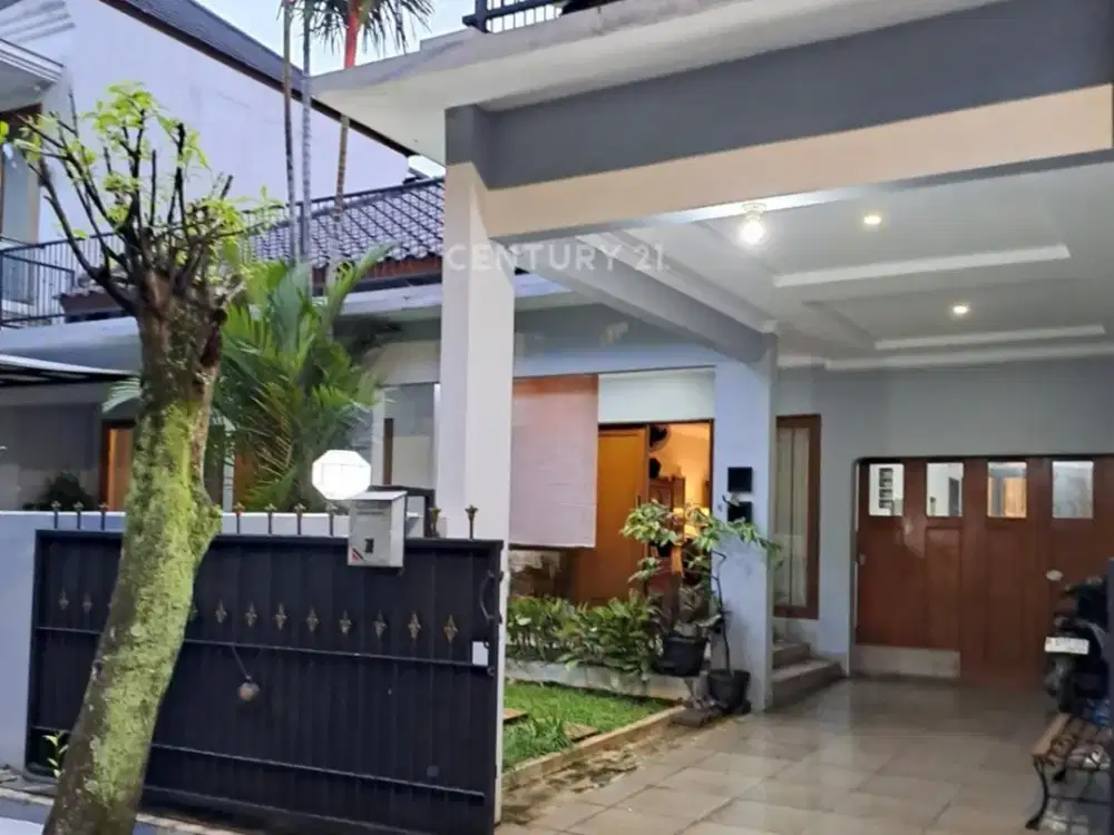 Rumah 2 Lantai Ada Halaman Belakang Di Villa Pejaten Mas  8871