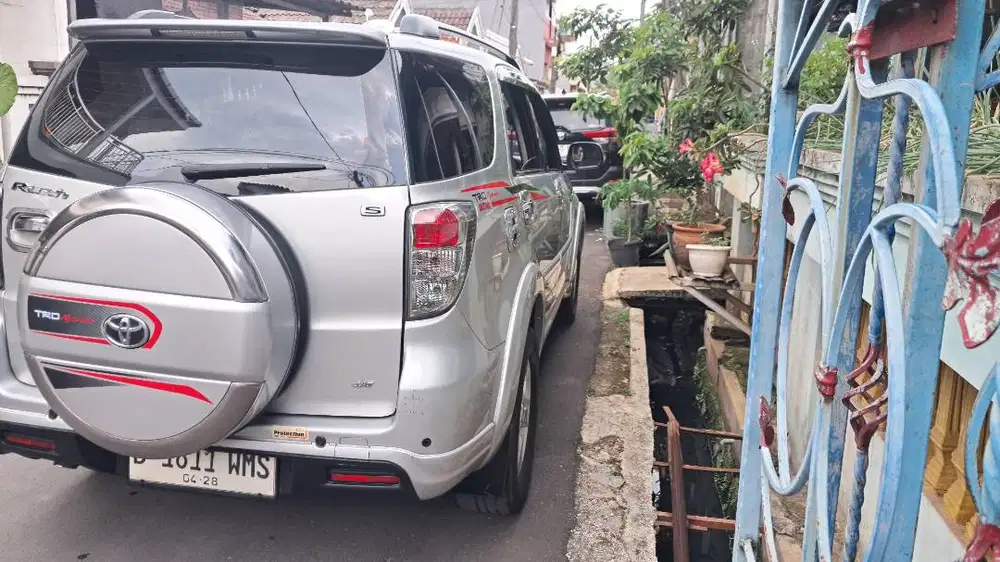 toyota rush S matic 2013 milik sendiri