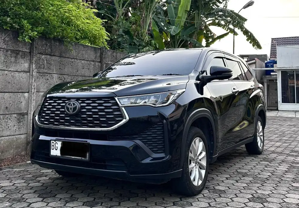 Toyota Innova Zenix V matic bensin 2022 km rendah mulus terawat