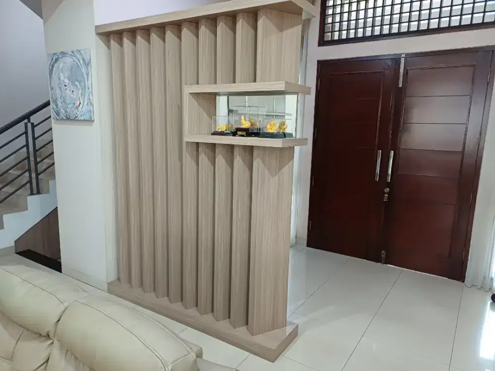 Partisi Pembatas Ruangan 2 Muka