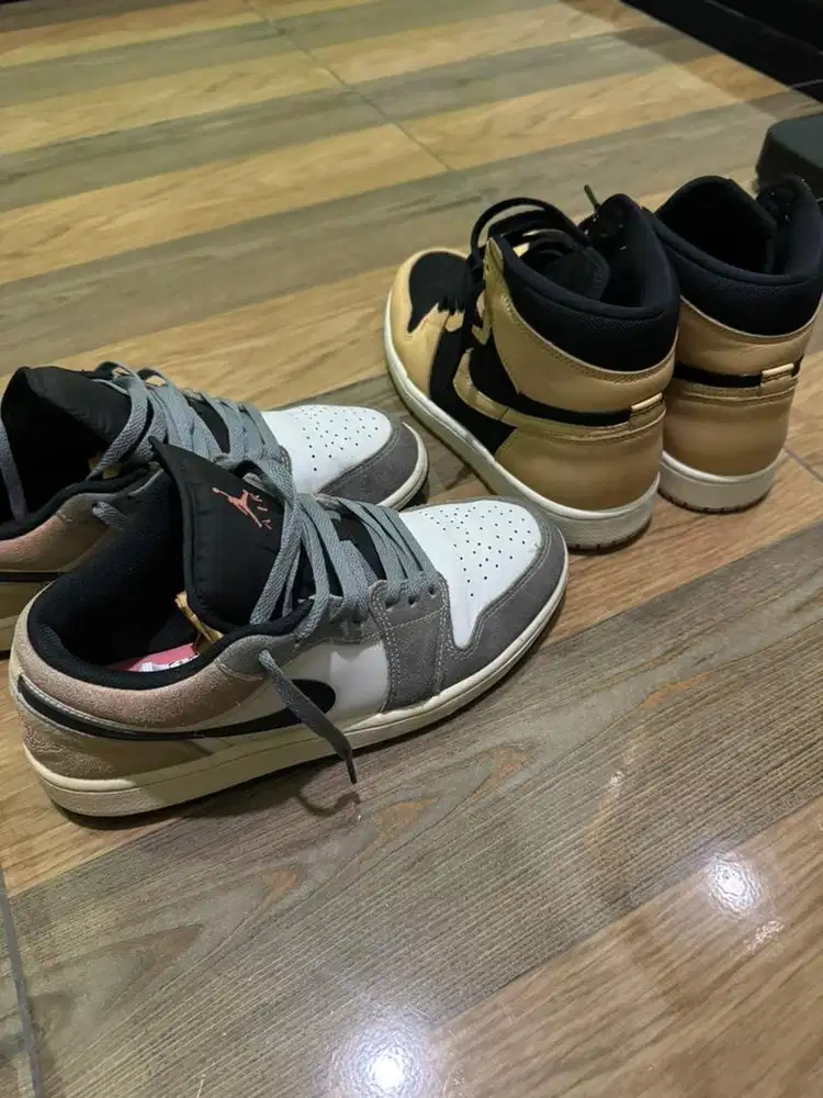 Jual dua pasang sepatu air jordan size42, ori