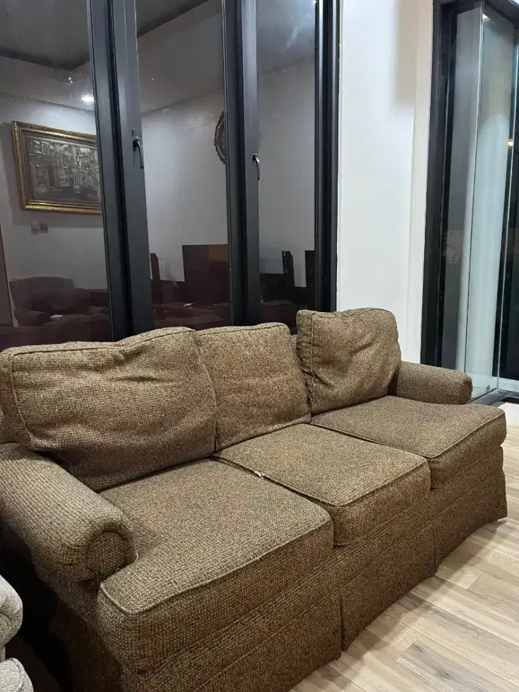 Di jual sofa cantik dan empuk .model minimalis
