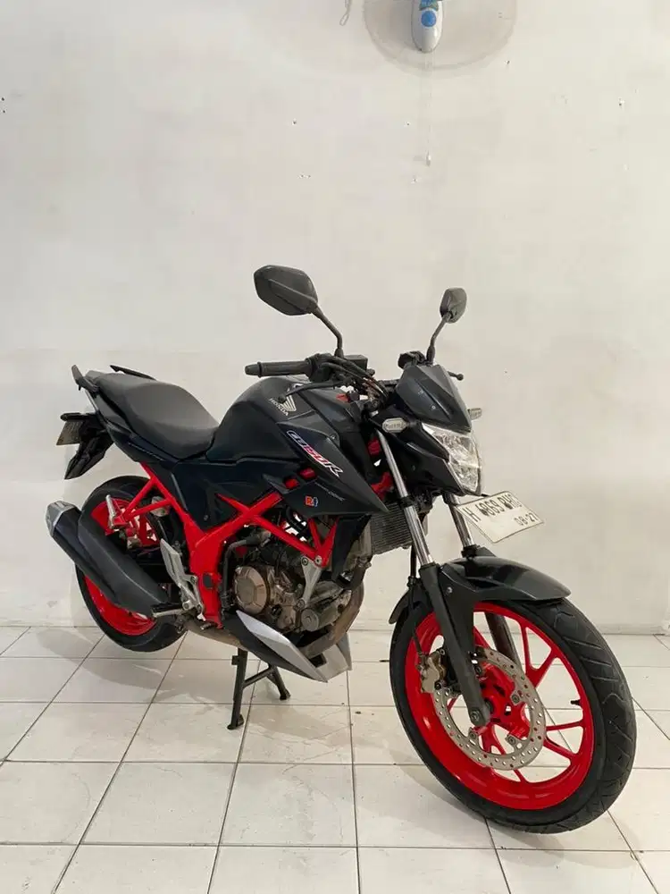 CB 150 R 2017 hitam merah