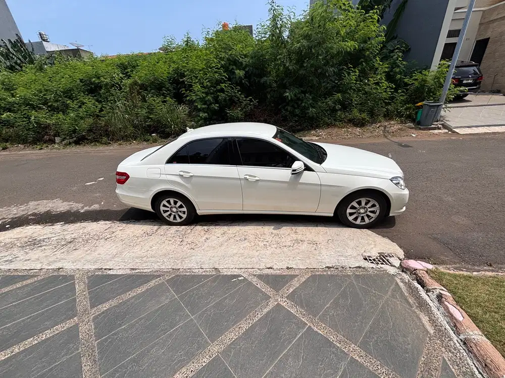 Mercedes-Benz E200 2013 Bensin
