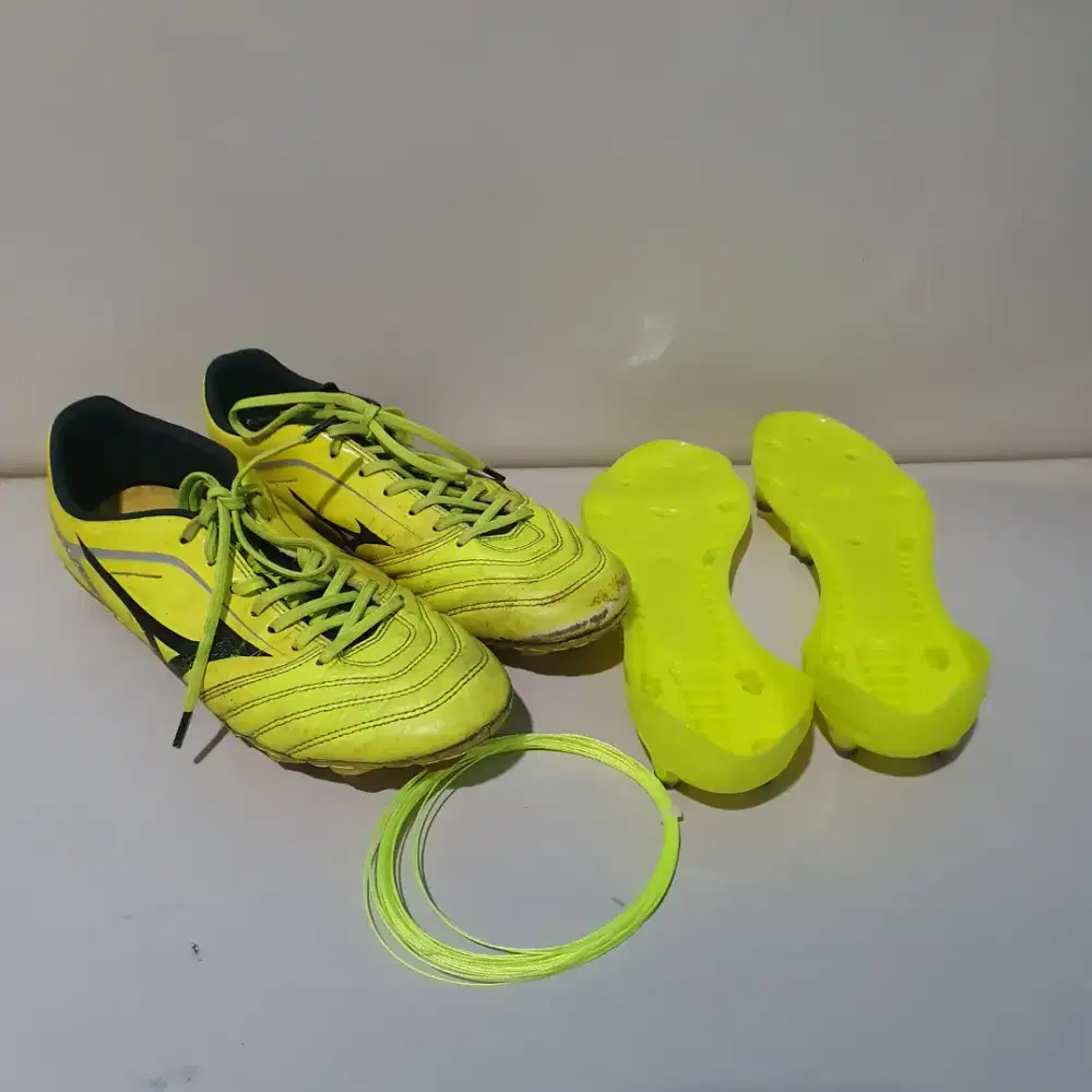 Sepatu Bola Mizuno Basara 001 K Lea
