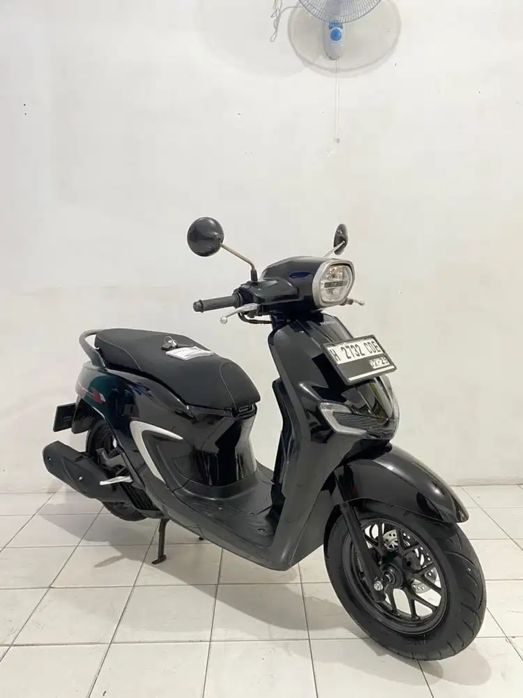 Stylo 160 2024 hitam
