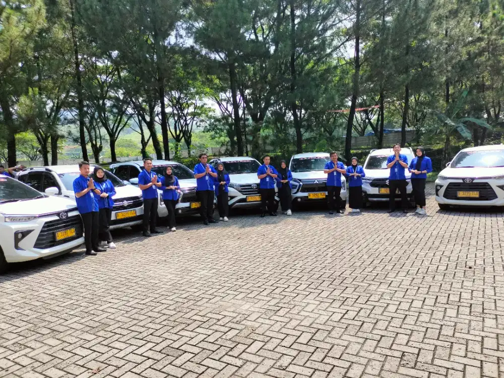 Driver / instruktur sekolah mengemudi