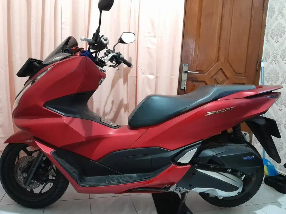 motor PCX 2022 merah