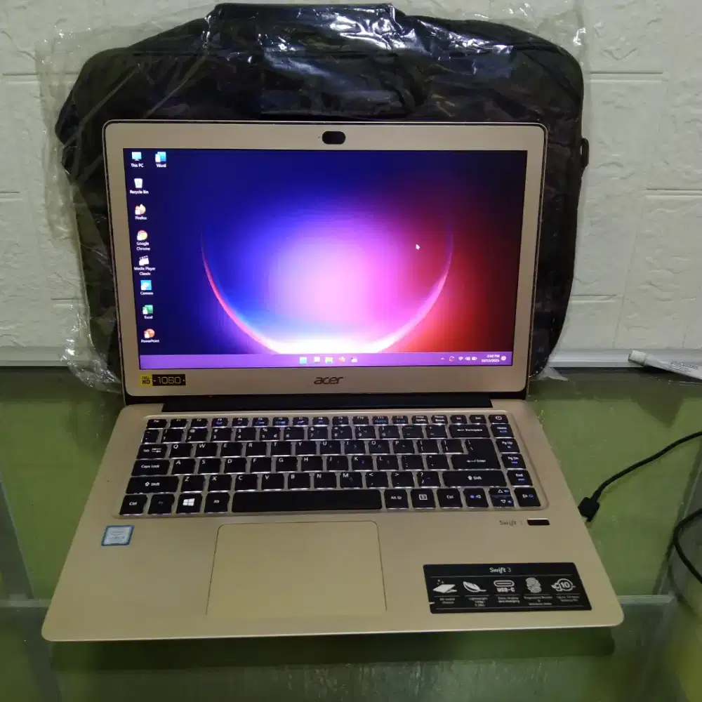 Laptop Acer core i5 ram 8 GB SSD 256gb fhd keyboard nyala body slim