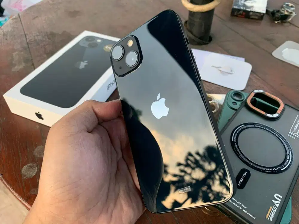 iPhone 13 Resmi Garansi On - 128GB Fullset