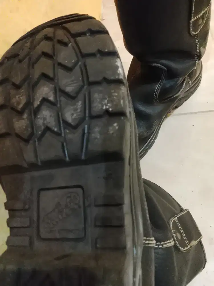 sepatu safety size 7 no 41