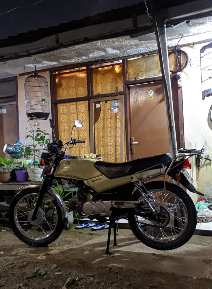 Honda win 100 tahun 2001