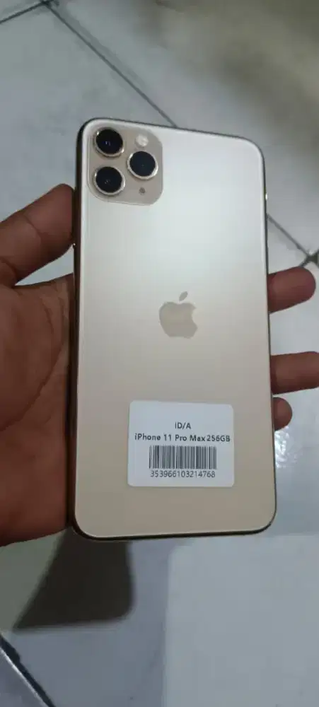 I-Phone 11 iD/A 128 Gb siap pake