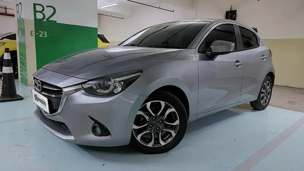 TDP 8,JT Mazda 2 1.5 Skyactiv Bensin-AT Silver 2016