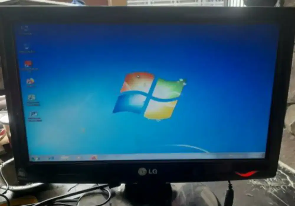 Monitor lg 16 inc