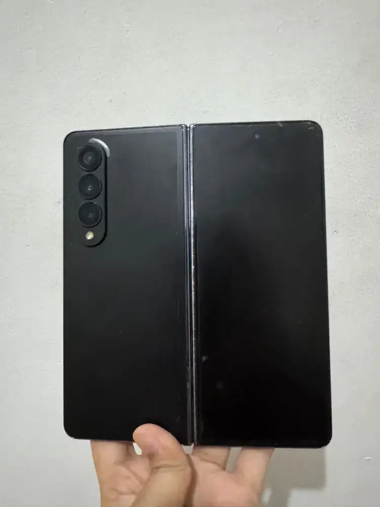Dijual samsung z fold 5g 4 ram 12/256