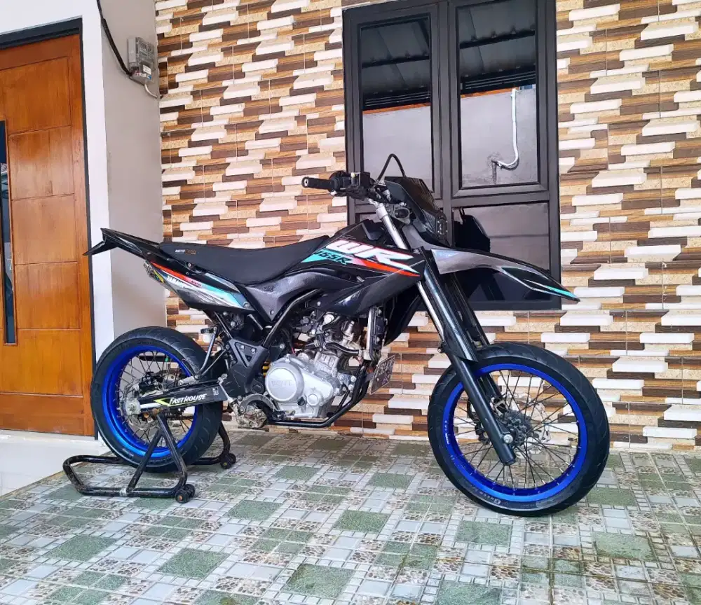 Yamaha wr 155 r tahun 2022 supermoto