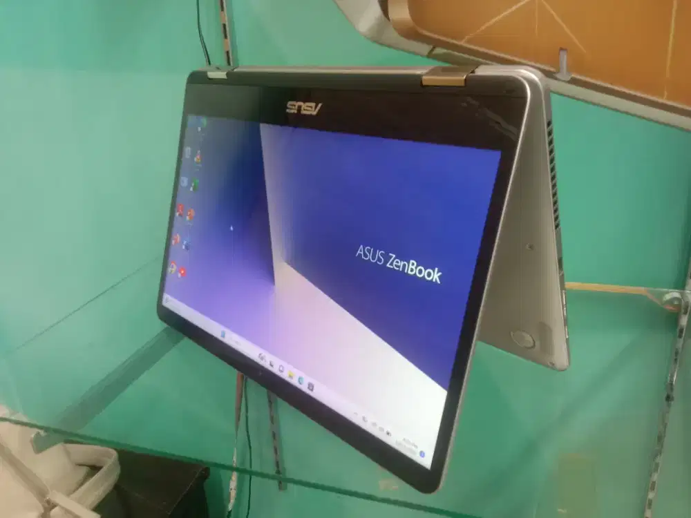 Asus Zenbook touchscreen 360 intel core i7 ram 16