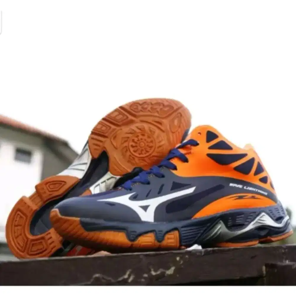 Sepatu Olahraga Mizuno Lightning Wave Z2