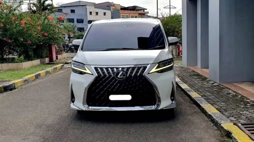 Lexus lm350 7 seater 2020 putih